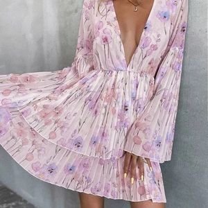 Shein Plunging Neck Pleated Floral Dress